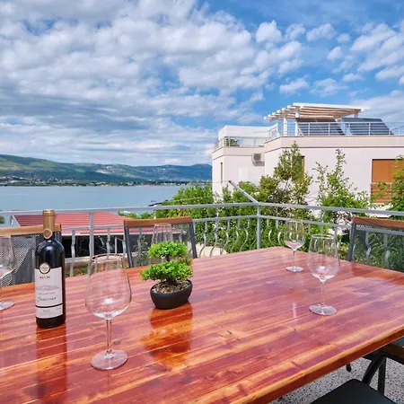 Sime Apartment *