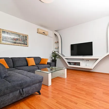 Sime Apartment *
